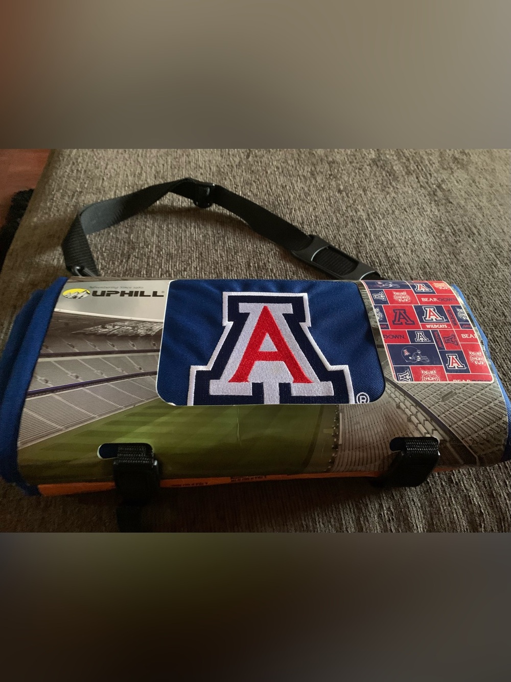 Uphill sports water resistant stadium blanket